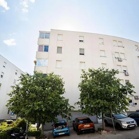 Maris Apartament *