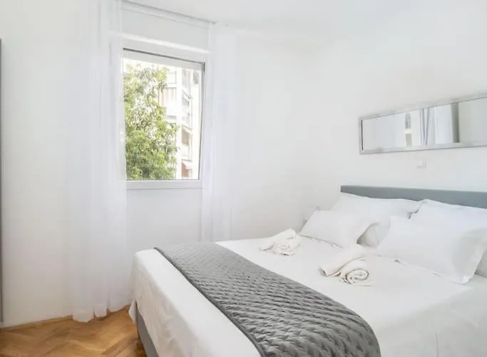 Maris Apartament *