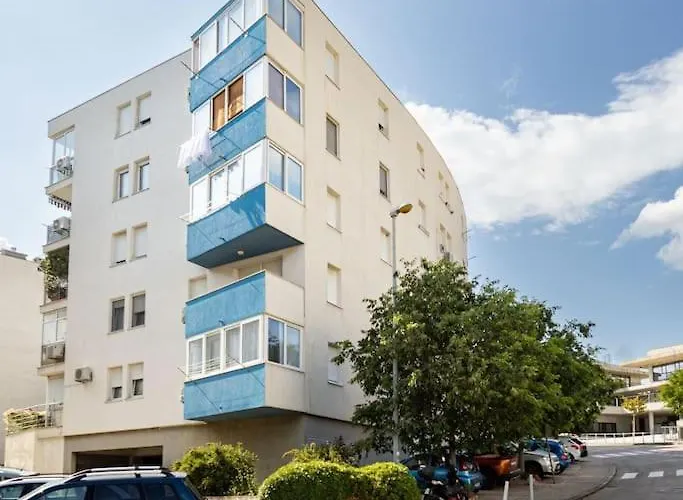 Apartament Maris *